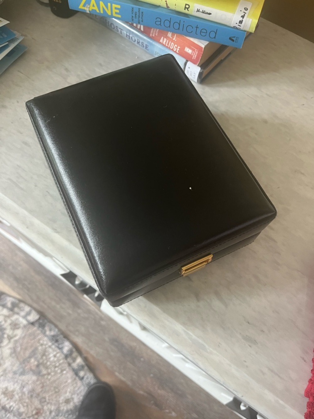 Travel jewelry box excellent condition, inside and out